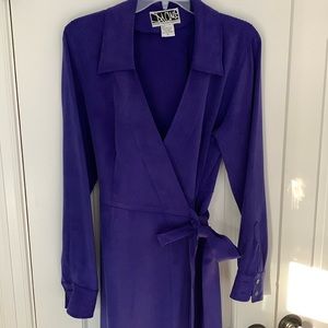 Diane Von Furstenberg DVF Silk  Long Sleeve Wrap Dress in Cobalt Blue size 10
